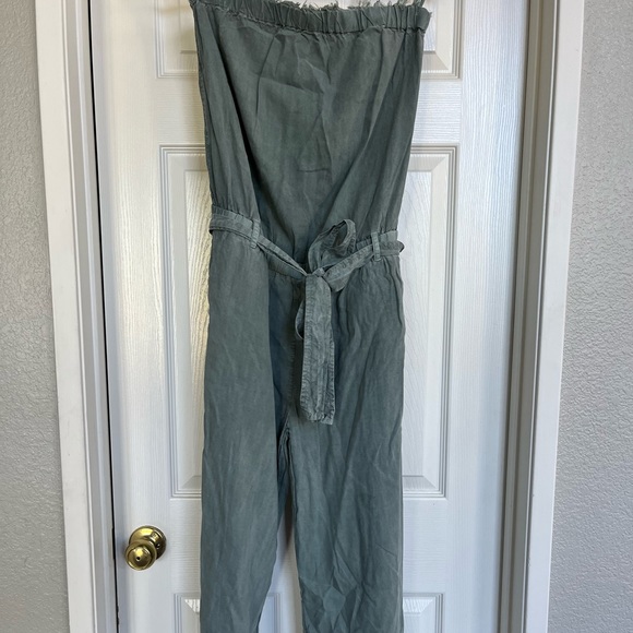 Cloth and Stone romper - Picture 1 of 7